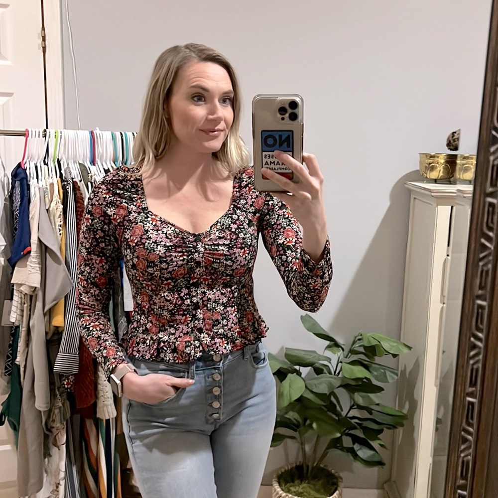 Wild Fable flowered crop top with Roush scoop neck line